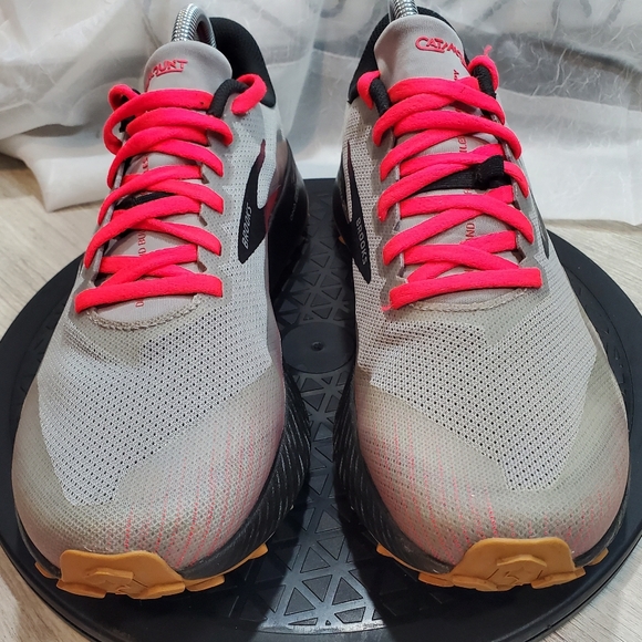 Brooks Women's Catamount Trail  Running Shoes - Gray & Neon Coral SIZE 9.5 - Picture 3 of 12